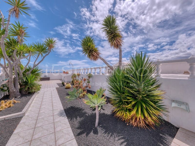 2 soveværelse Villa til salg i Puerto del Carmen - € 723.000 (Ref: 9833593)