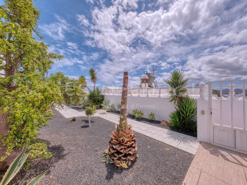2 soveværelse Villa til salg i Puerto del Carmen - € 723.000 (Ref: 9833593)