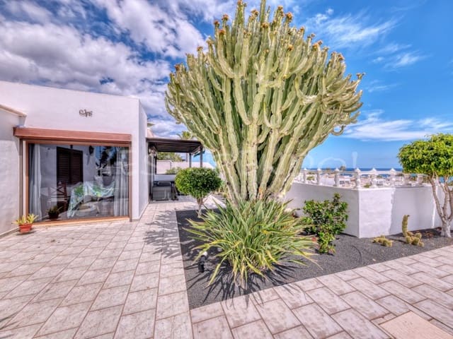 2 soveværelse Villa til salg i Puerto del Carmen, Tías - € 723.000 (Ref: 9833593)