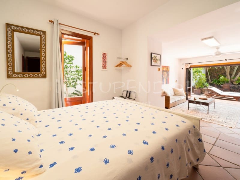 5 soverom Villa til salgs i Arrecife - € 1 190 000 (Ref: 9888735)