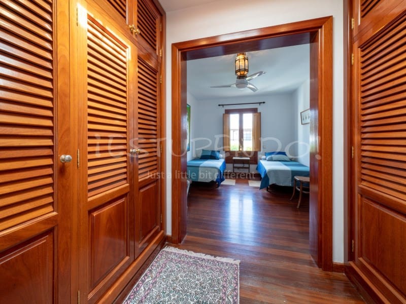 5 soverom Villa til salgs i Arrecife - € 1 190 000 (Ref: 9888735)