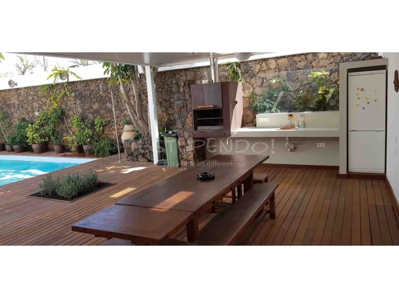 5 soverom Villa til salgs i Arrecife - € 1 190 000 (Ref: 9888735)