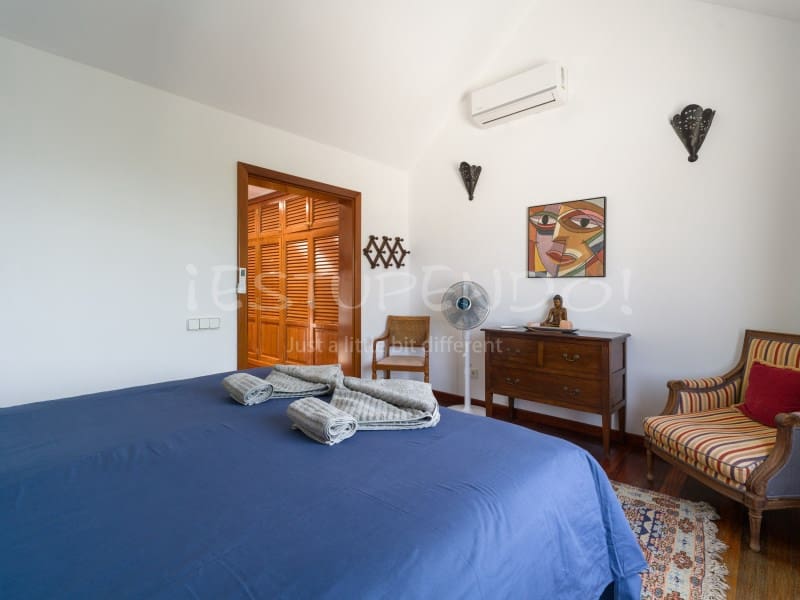 5 bedroom Villa for sale in Arrecife with garage - € 1,045,000 (Ref: 9888735)