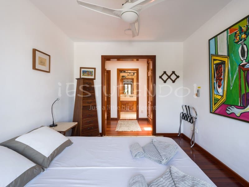 5 bedroom Villa for sale in Arrecife with garage - € 1,045,000 (Ref: 9888735)