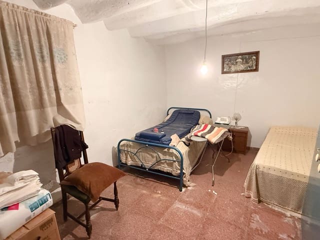 Casa de 6 habitaciones en Oria en venta con garaje - 143.000 € (Ref: 10133131)