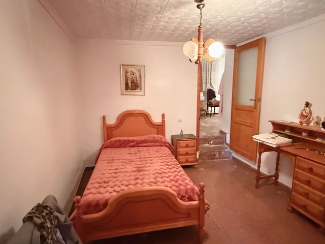 Casa de 6 habitaciones en Oria en venta con garaje - 143.000 € (Ref: 10133131)