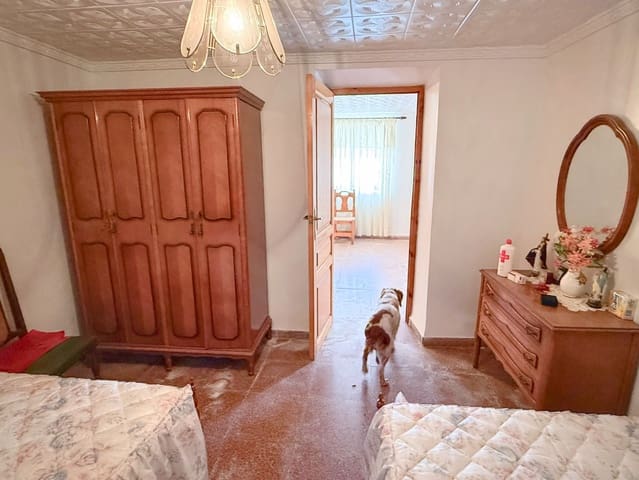 Casa de 6 habitaciones en Oria en venta con garaje - 143.000 € (Ref: 10133131)