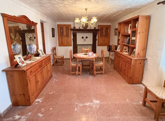 Casa de 6 habitaciones en Oria en venta con garaje - 143.000 € (Ref: 10133131)