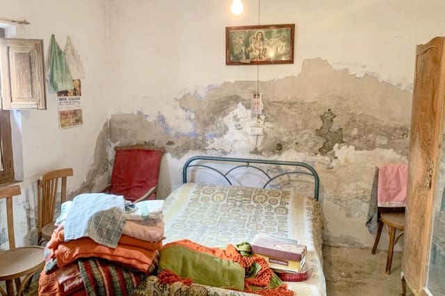 4 quarto Quinta/Casa Rural para venda em Oria - 49 950 € (Ref: 10133132)