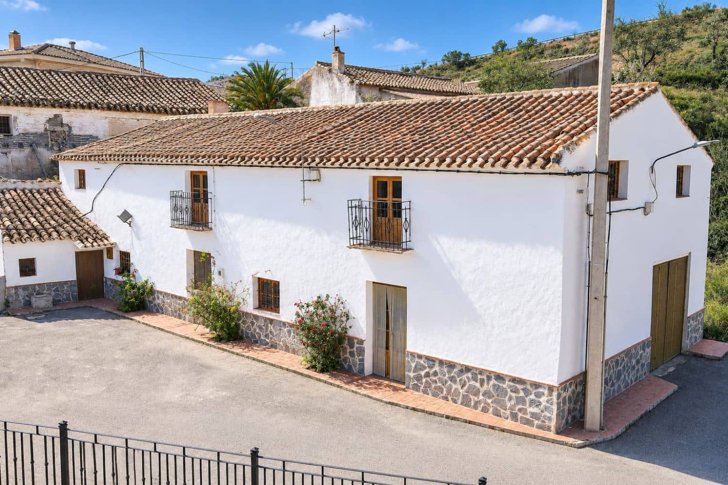 4 slaapkamer Huis te koop in Oria met garage - € 75.000 (Ref: 10133138)