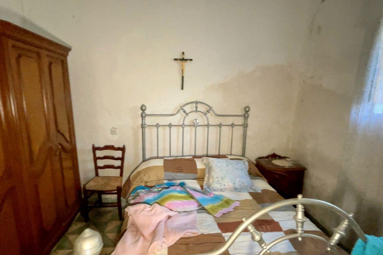 4 slaapkamer Huis te koop in Oria met garage - € 75.000 (Ref: 10133138)