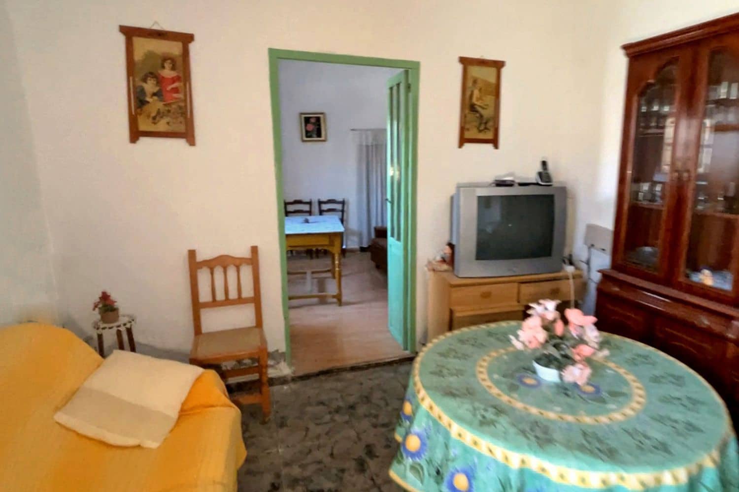 4 slaapkamer Huis te koop in Oria met garage - € 75.000 (Ref: 10133138)