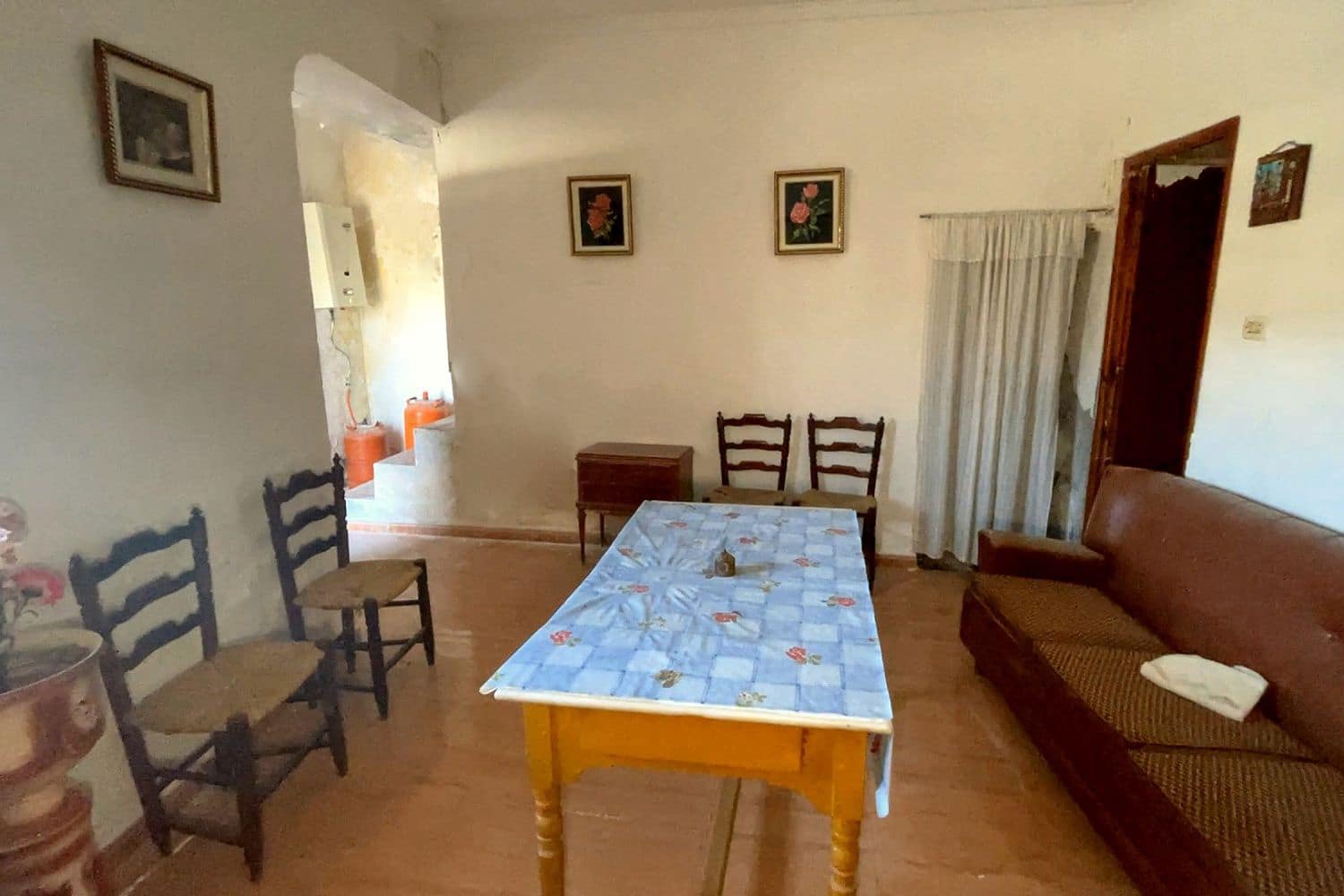 4 slaapkamer Huis te koop in Oria met garage - € 75.000 (Ref: 10133138)