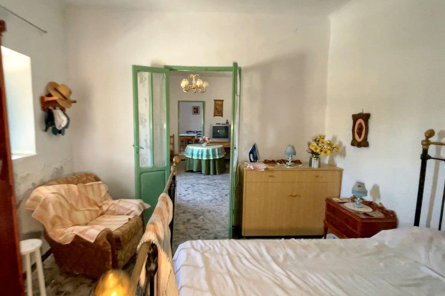 4 slaapkamer Huis te koop in Oria met garage - € 75.000 (Ref: 10133138)