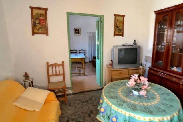 4 slaapkamer Huis te koop in Oria met garage - € 75.000 (Ref: 10133138)