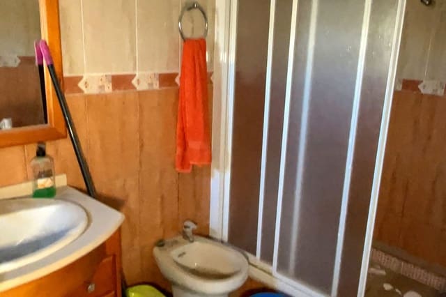 4 slaapkamer Huis te koop in Oria met garage - € 75.000 (Ref: 10133138)