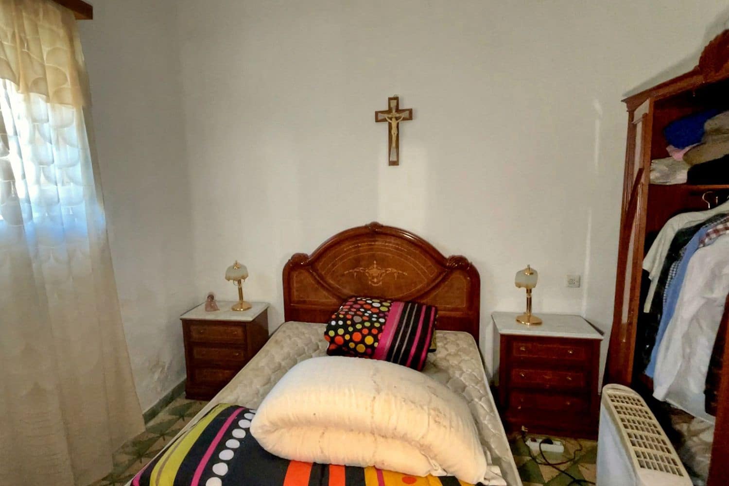 4 slaapkamer Huis te koop in Oria met garage - € 75.000 (Ref: 10133138)