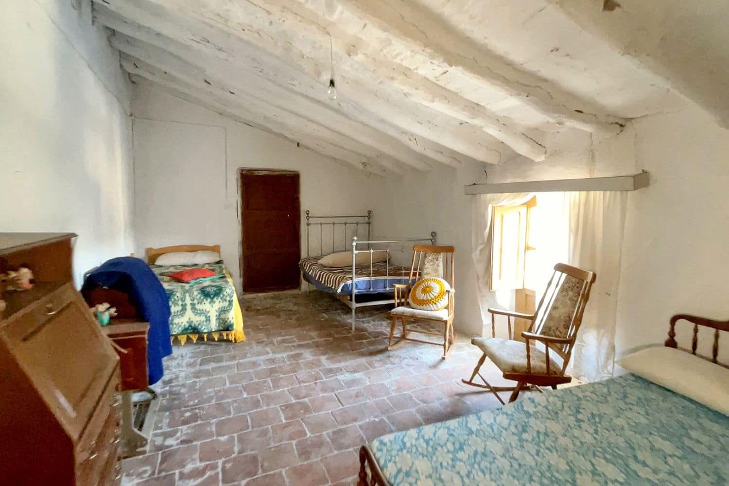 4 slaapkamer Huis te koop in Oria met garage - € 75.000 (Ref: 10133138)