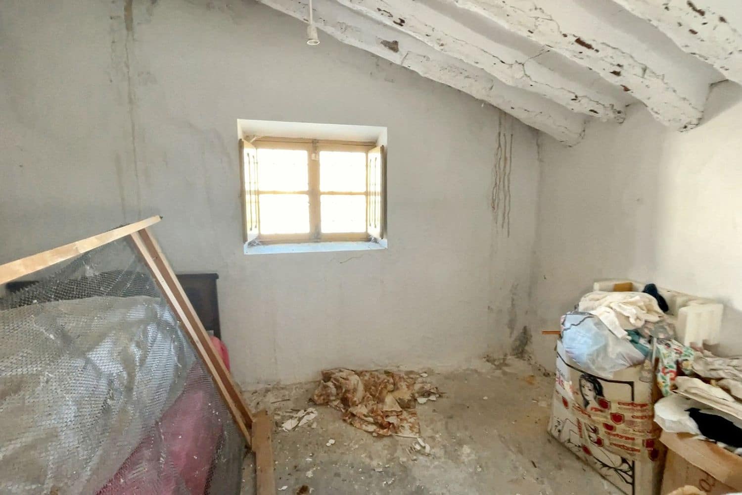 4 slaapkamer Huis te koop in Oria met garage - € 75.000 (Ref: 10133138)