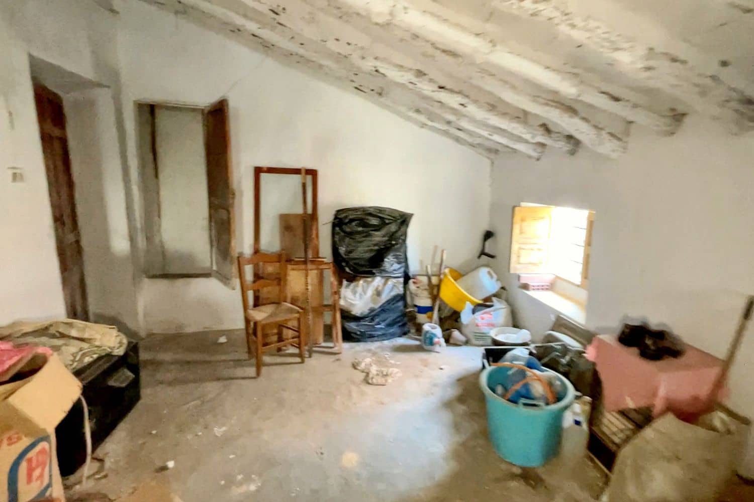 4 slaapkamer Huis te koop in Oria met garage - € 75.000 (Ref: 10133138)