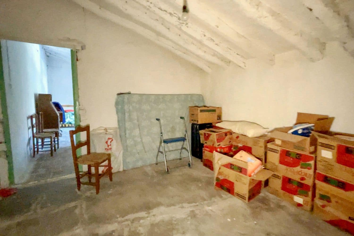 4 slaapkamer Huis te koop in Oria met garage - € 75.000 (Ref: 10133138)