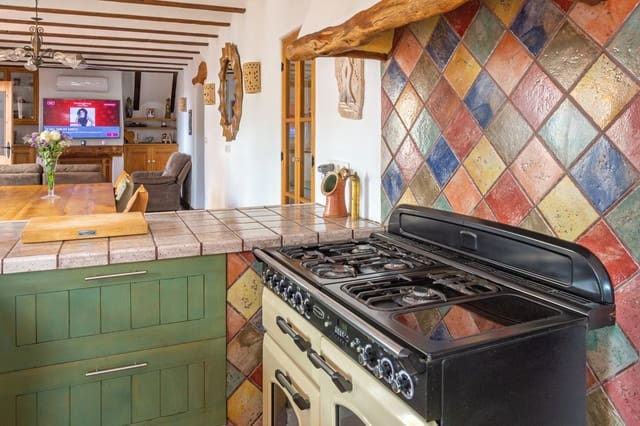 8 slaapkamer Finca/Landhuis te koop in Arroyo Medina, Oria met garage - € 495.000 (Ref: 10153317)