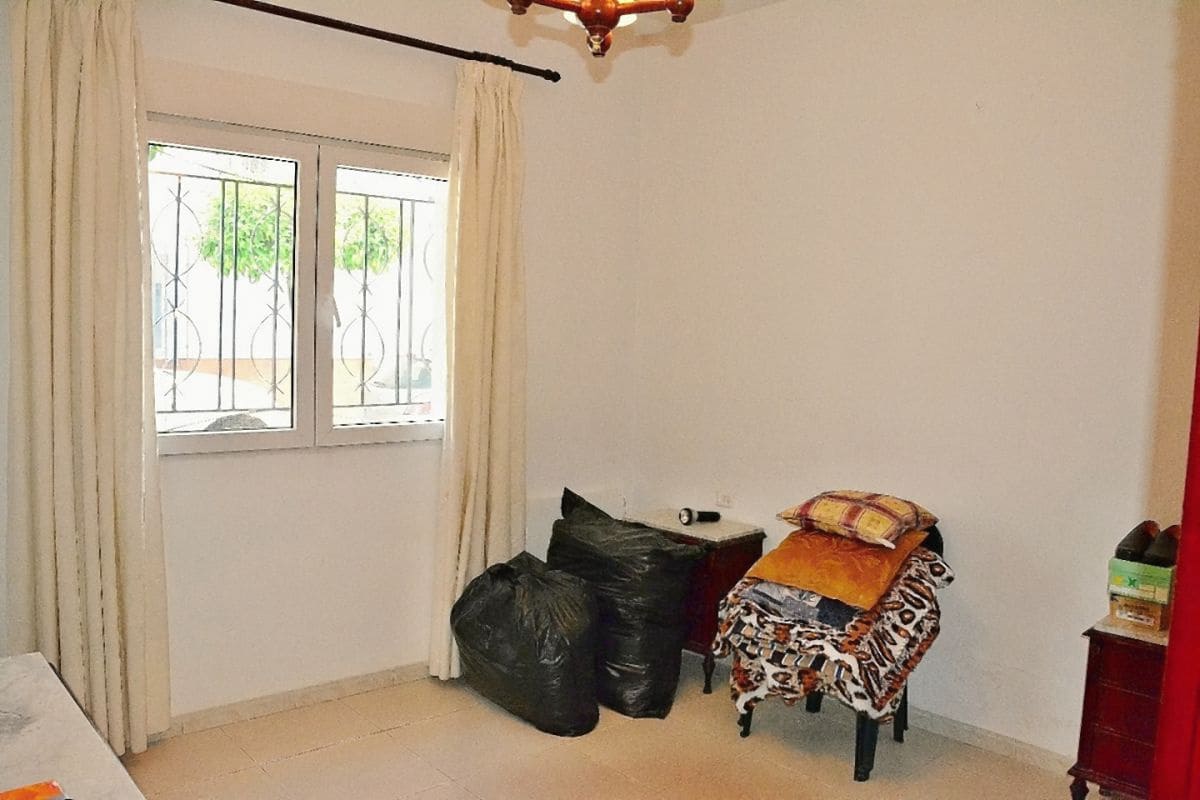 4 slaapkamer Huis te koop in Cantoria - € 85.000 (Ref: 6354308)