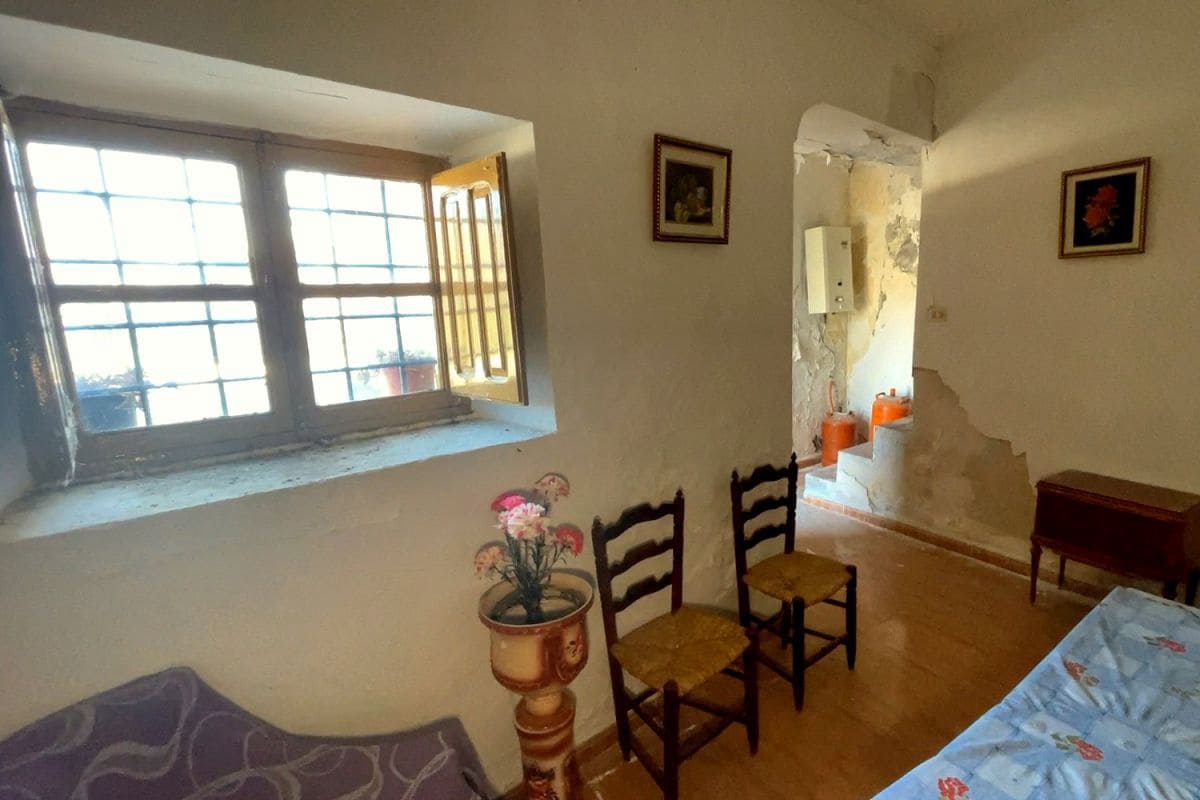 4 sovrum Hus till salu i Oria - 75 000 € (Ref: 6497159)