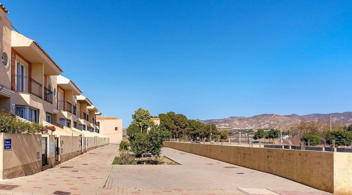 4 sypialnia Dom na sprzedaż w Cuevas del Almanzora z garażem - 195 000 € (Ref: 8511450)