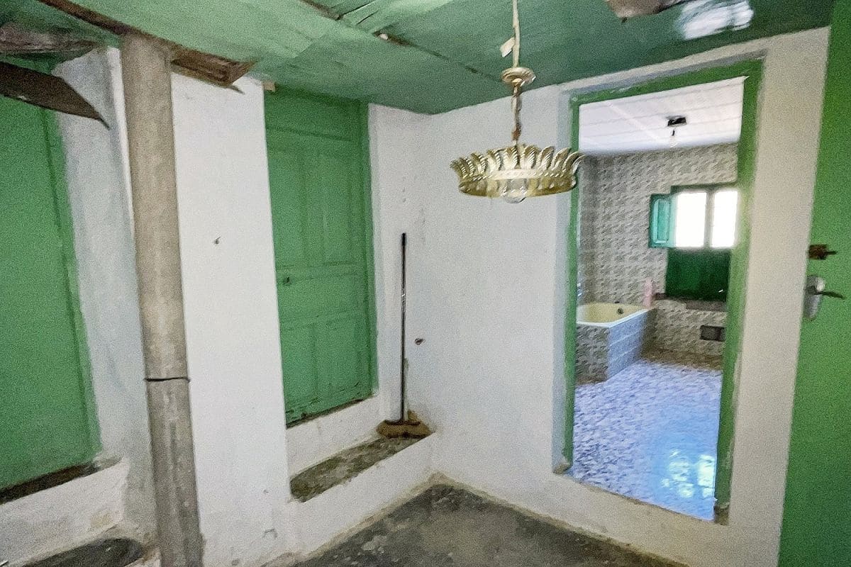 8 soveværelse Byhus til salg i Albanchez - € 149.000 (Ref: 8717018)