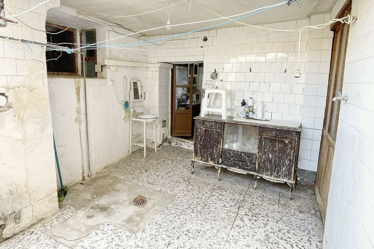 8 soveværelse Byhus til salg i Albanchez - € 149.000 (Ref: 8717018)