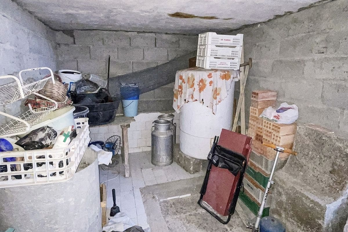 8 soveværelse Byhus til salg i Albanchez - € 149.000 (Ref: 8717018)