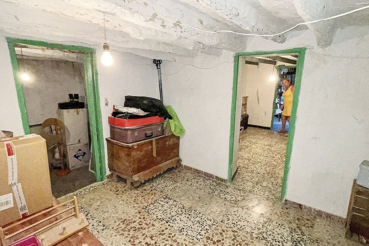 8 soveværelse Byhus til salg i Albanchez - € 149.000 (Ref: 8717018)