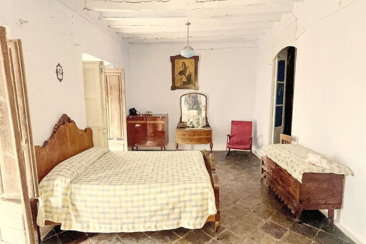 8 soveværelse Byhus til salg i Albanchez - € 149.000 (Ref: 8717018)