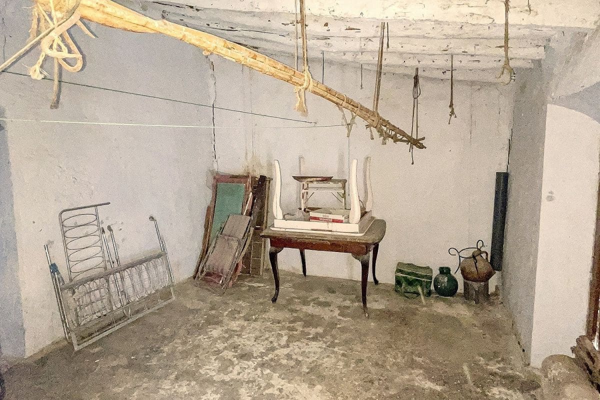 8 soveværelse Byhus til salg i Albanchez - € 149.000 (Ref: 8717018)