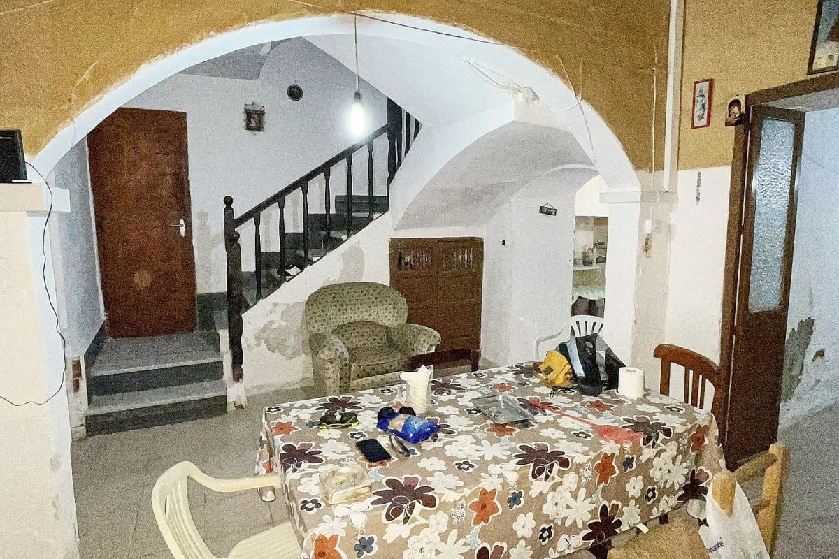 8 soveværelse Byhus til salg i Albanchez - € 149.000 (Ref: 8717018)