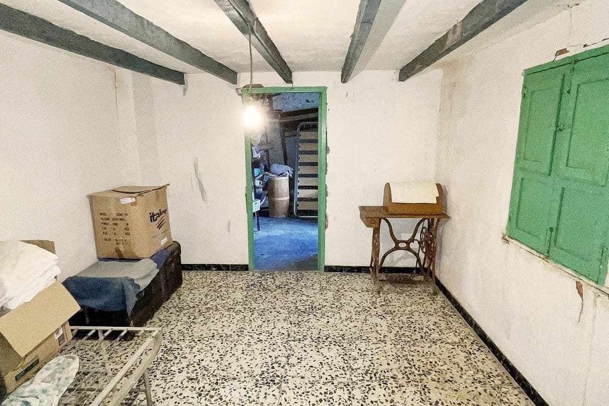 8 soveværelse Byhus til salg i Albanchez - € 149.000 (Ref: 8717018)