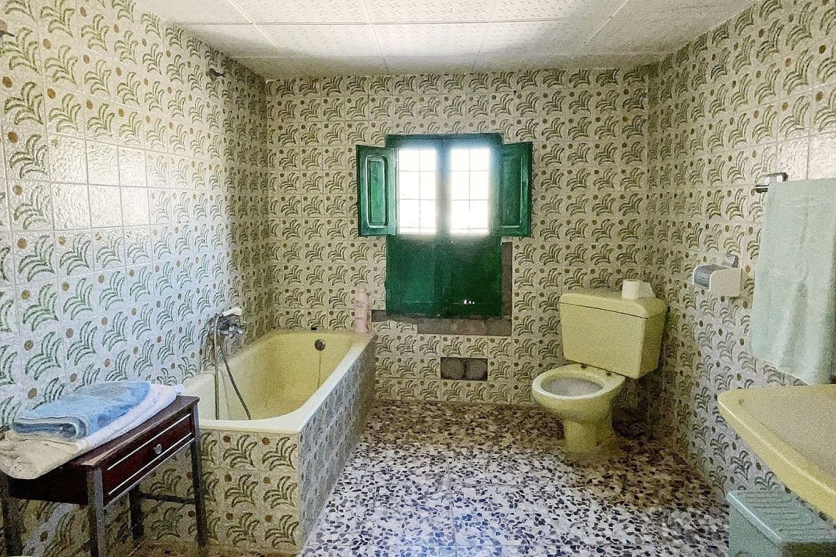 8 soveværelse Byhus til salg i Albanchez - € 149.000 (Ref: 8717018)