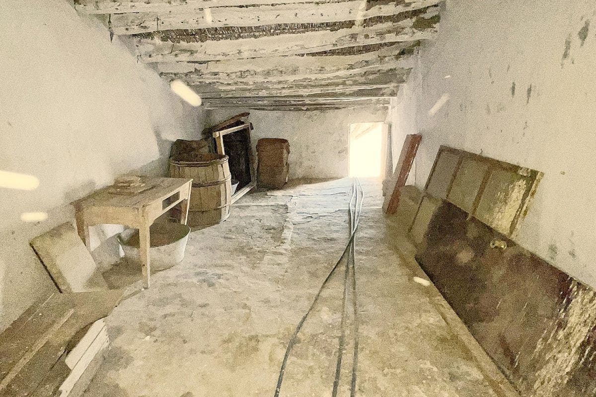 8 soveværelse Byhus til salg i Albanchez - € 149.000 (Ref: 8717018)