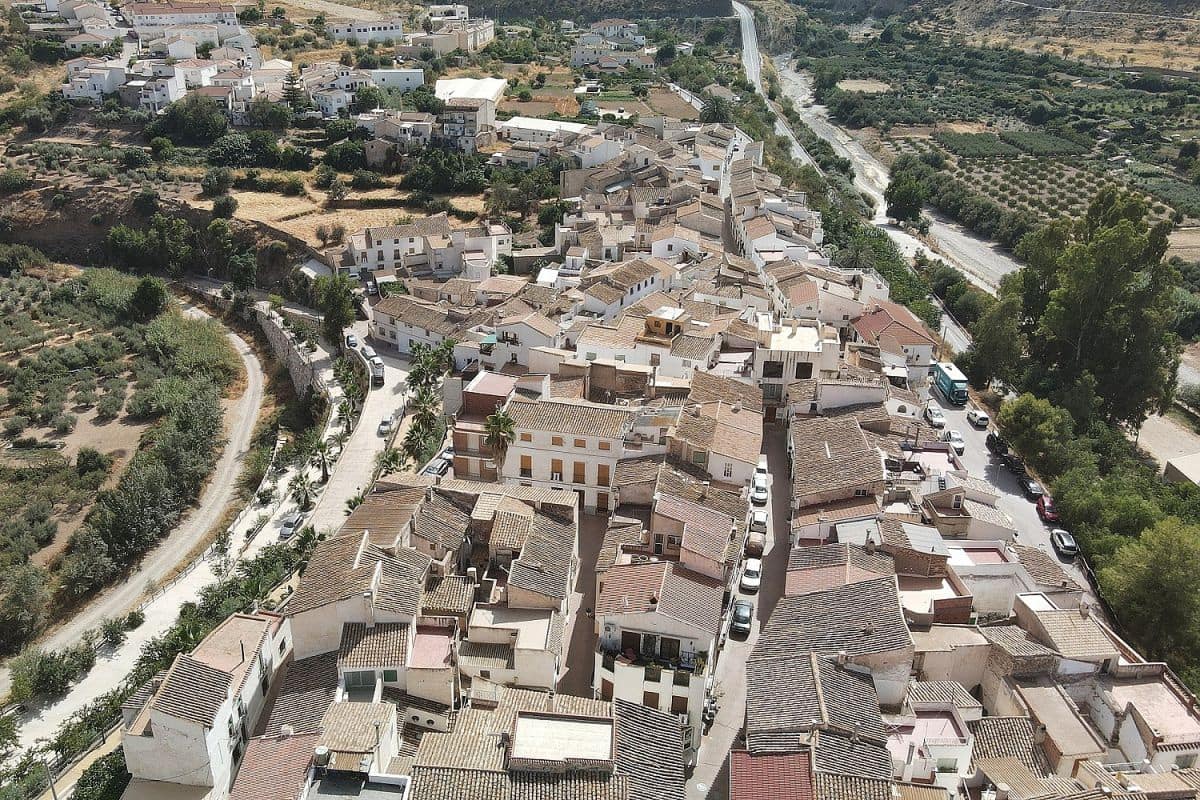 8 soveværelse Byhus til salg i Albanchez - € 149.000 (Ref: 8717018)