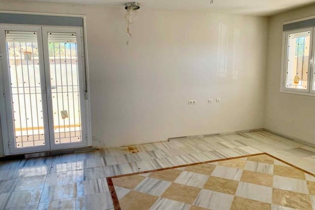 4 soveværelse Villa til salg i Oria med garage - € 176.000 (Ref: 8942085)