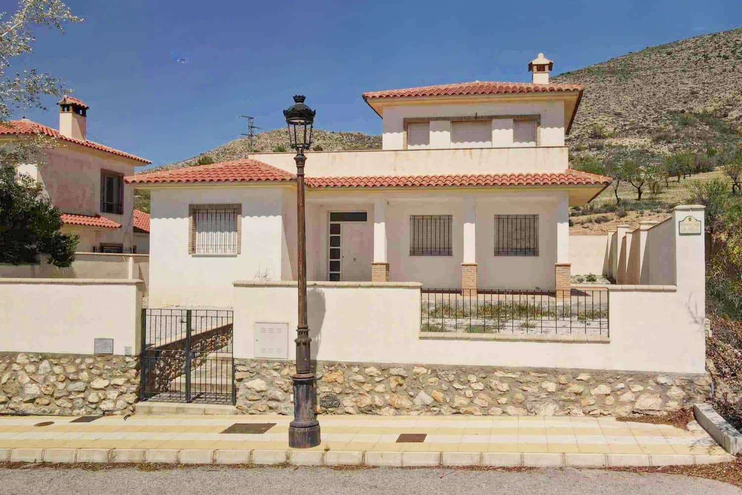 4 soveværelse Villa til salg i Oria med garage - € 176.000 (Ref: 8942085)