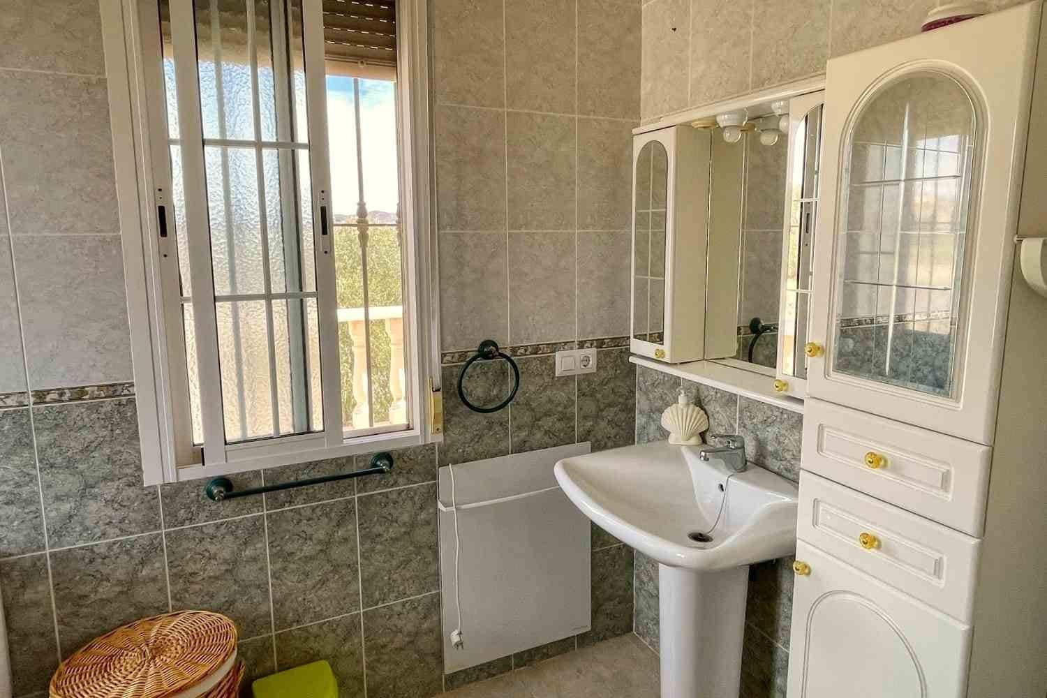 3 makuuhuone Huvila myytävänä paikassa Albox mukana 
autotalli - 234 000 € (Ref: 8960375)