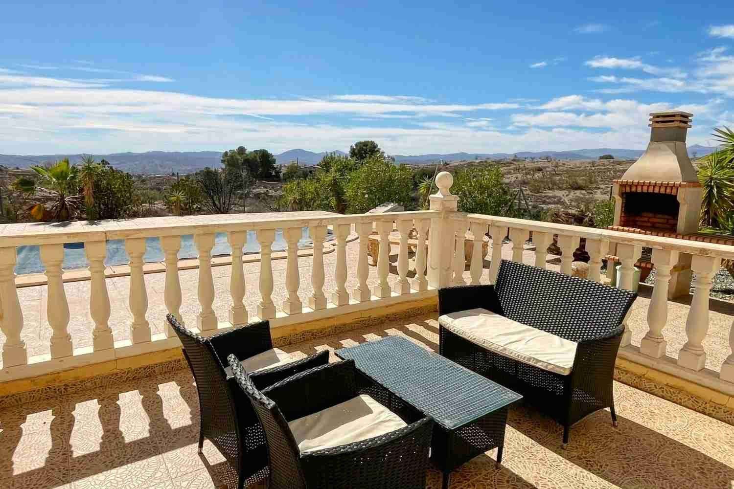 3 makuuhuone Huvila myytävänä paikassa Albox mukana 
autotalli - 234 000 € (Ref: 8960375)