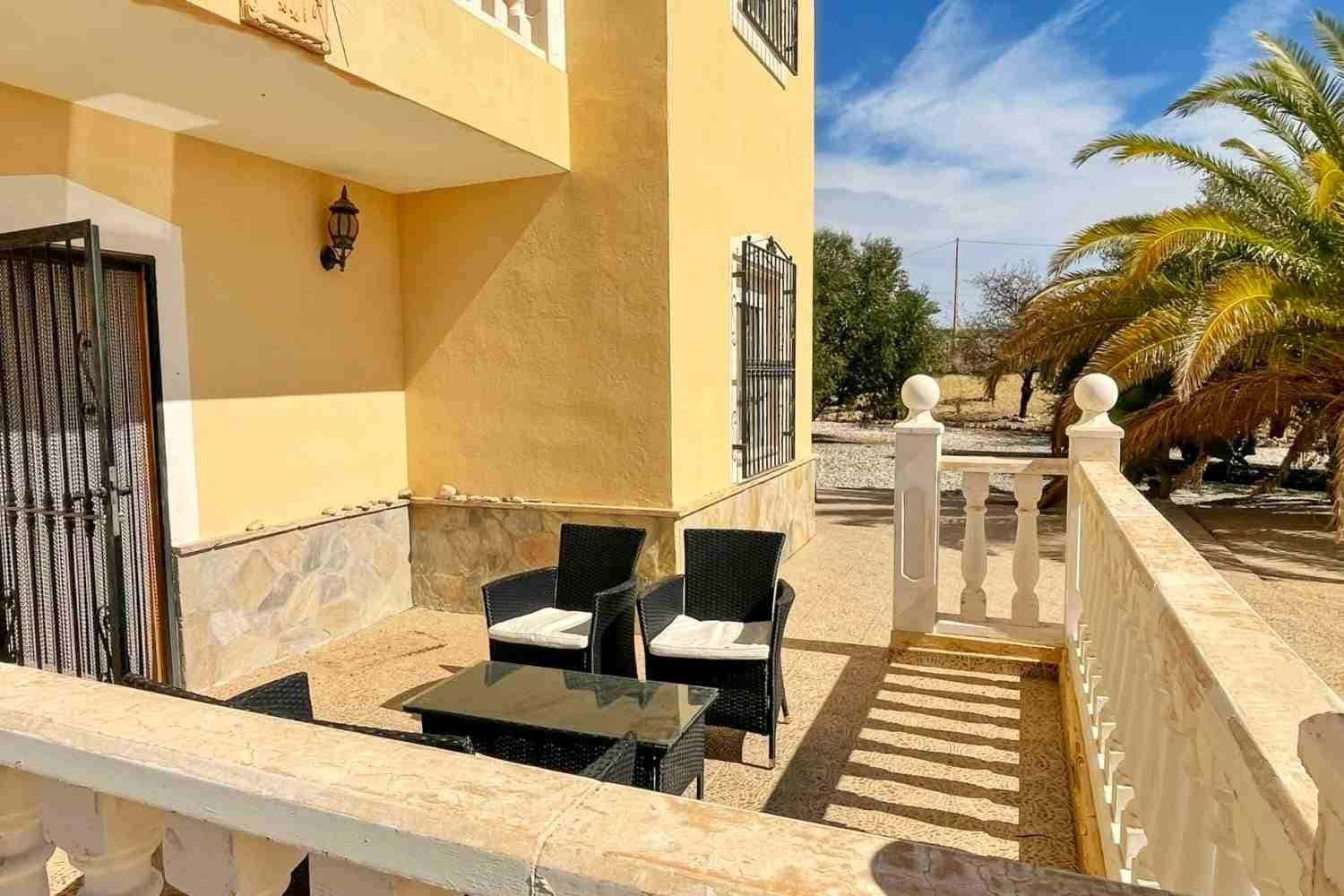 3 makuuhuone Huvila myytävänä paikassa Albox mukana 
autotalli - 234 000 € (Ref: 8960375)