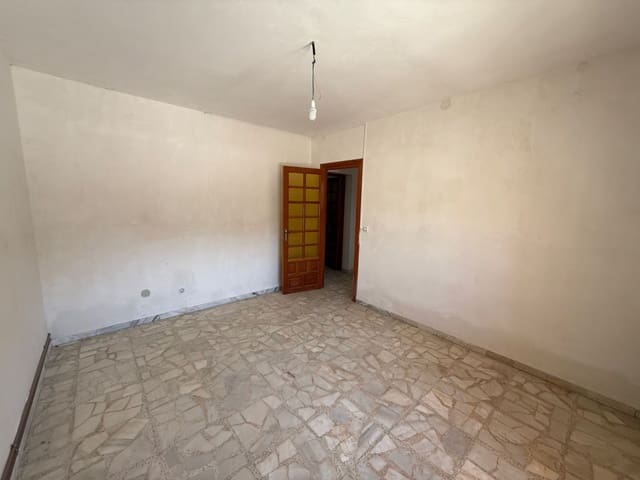4 sovrum Hus till salu i Oria med garage - 163 000 € (Ref: 9830853)