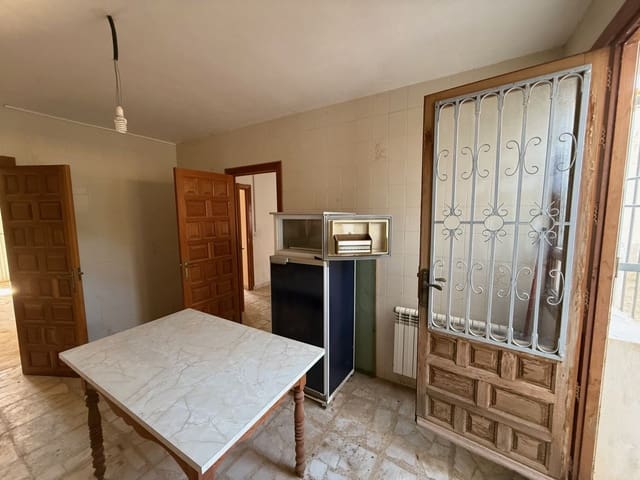 4 sovrum Hus till salu i Oria med garage - 163 000 € (Ref: 9830853)