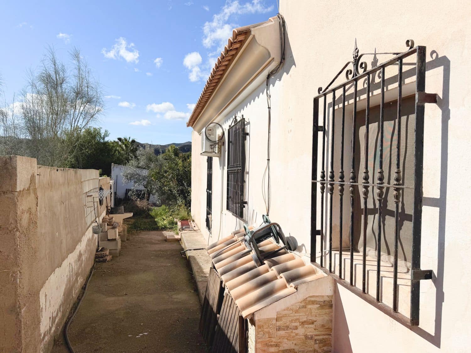4 bedroom Villa for sale in Arboleas - € 210,000 (Ref: 9893799)