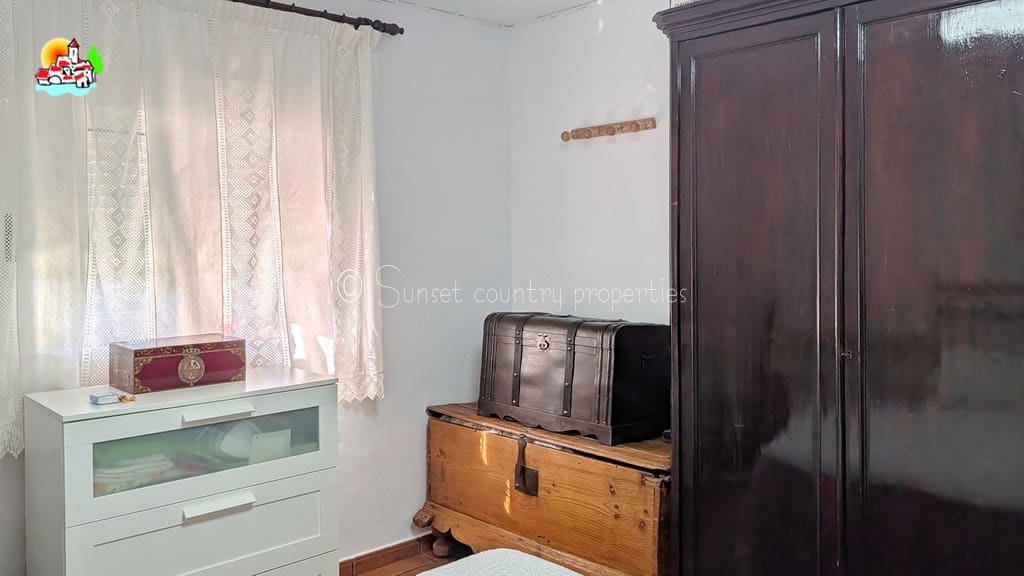 3 sypialnia Bungalow na sprzedaż w Loja z basenem garażem - 295 000 € (Ref: 10033299)