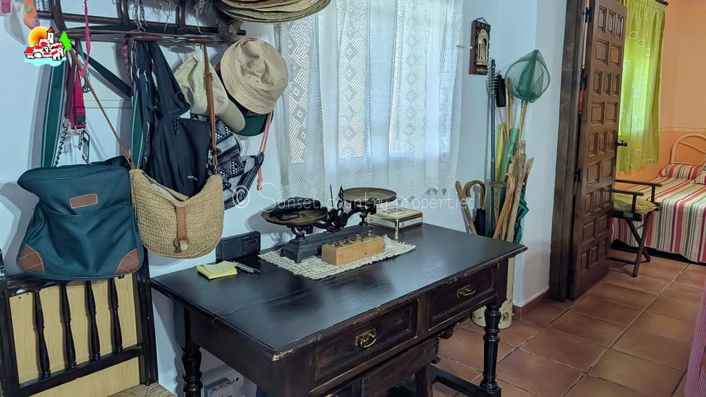 3 sypialnia Bungalow na sprzedaż w Loja z basenem garażem - 295 000 € (Ref: 10033299)